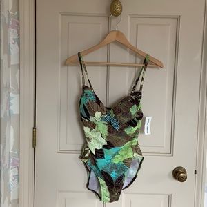 24th & Ocean by VM NWT One Piece Floral Swimsuit Size Large